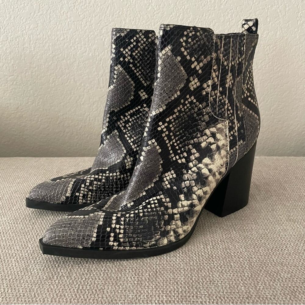 Marc Jacobs Snakeskin Animal Print Pointed‎ Toe Block Heel Boots 8